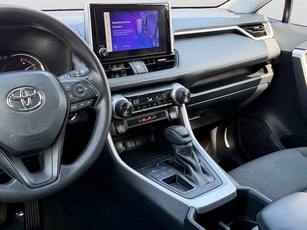 Used 2025 Toyota RAV4 XLE FWD image 14