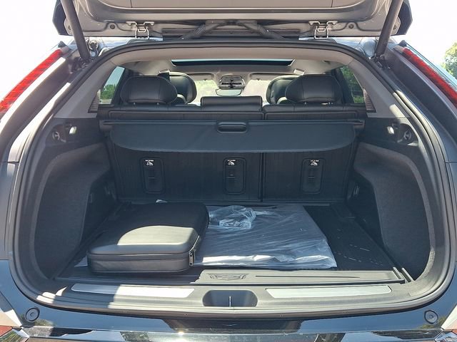 Certified 2025 Cadillac Optiq Sport 2 w/ LPO, Floor Liner Package AWD/4WD image 27