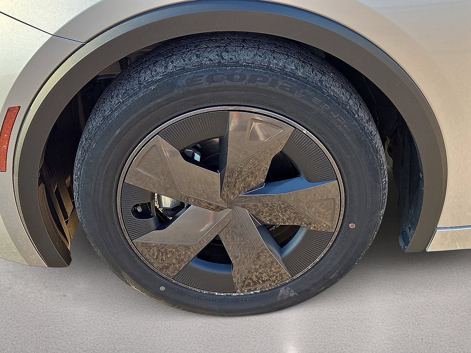 Used 2025 Toyota Prius LE FWD image 10