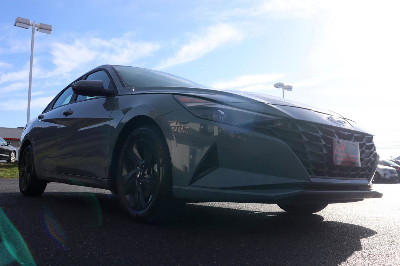Used 2023 Hyundai Elantra SEL FWD image 17
