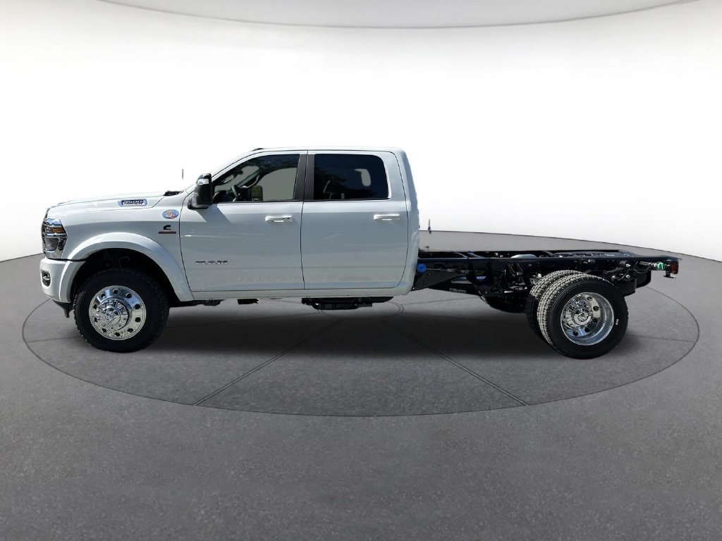 New 2027 RAM 4500 4x4 Crew Cab DRW w/ Laramie Trim Package image 2