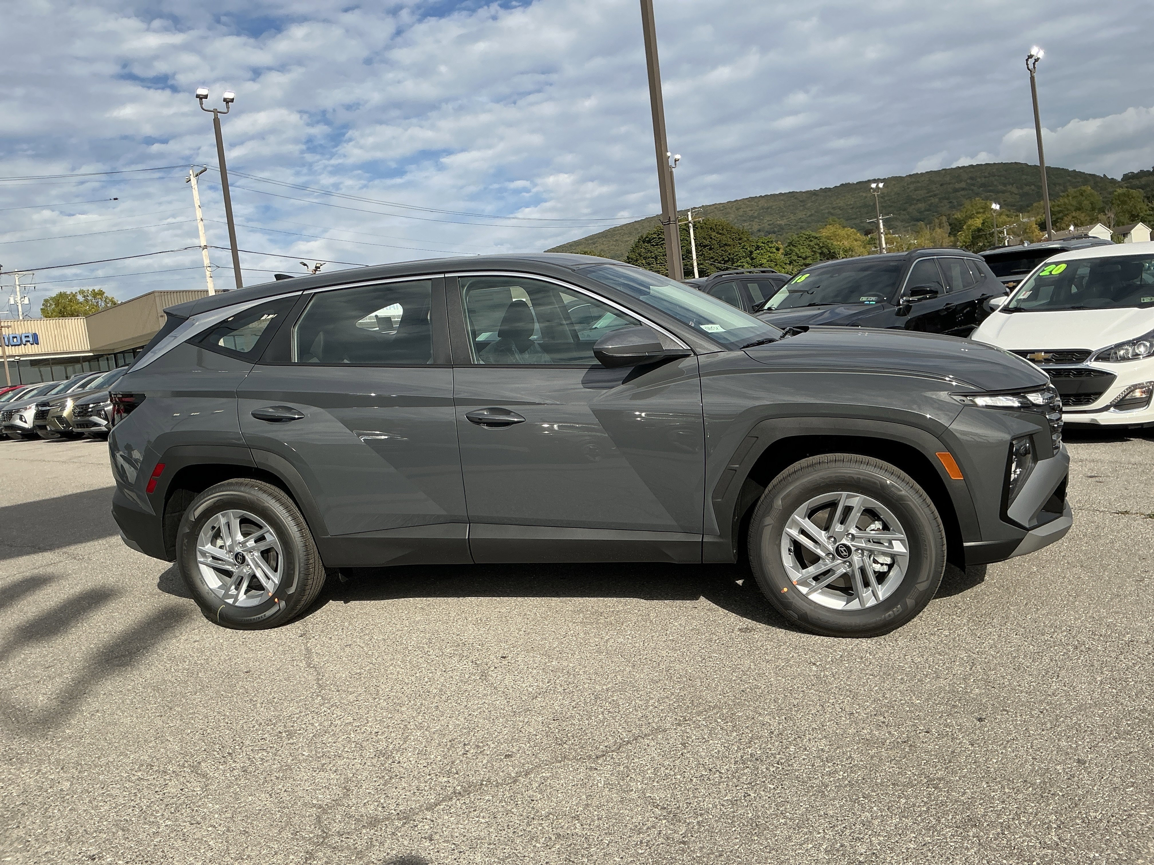 New 2026 Hyundai Tucson SE image 2