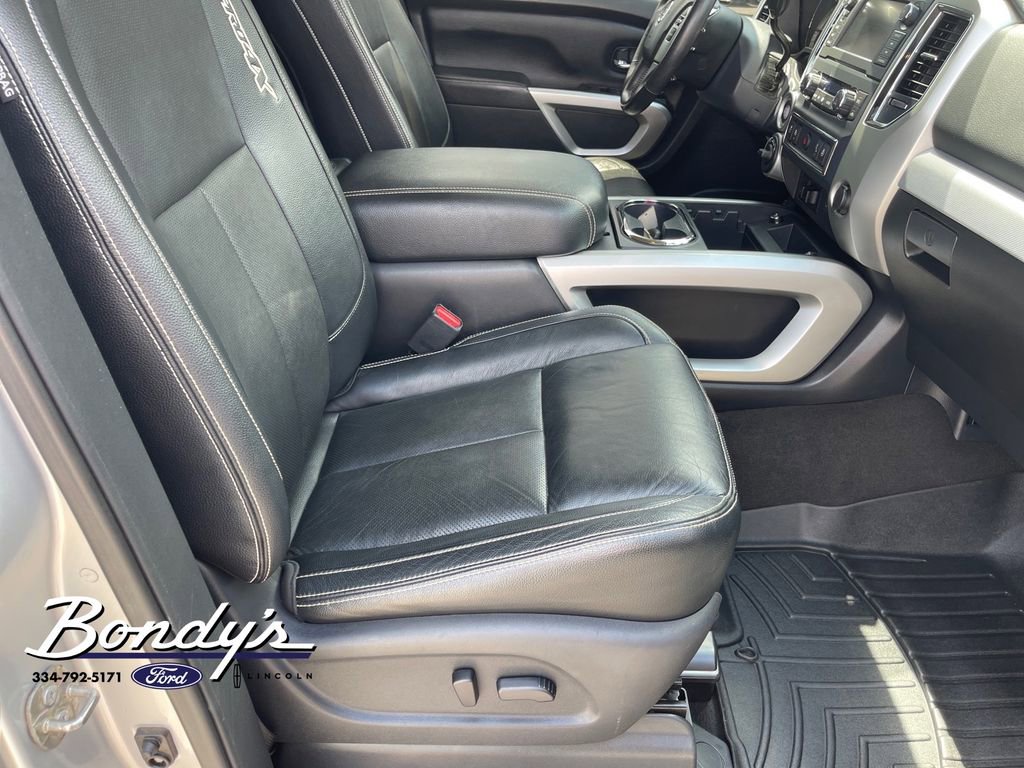 Used 2019 Nissan Titan PRO-4X w/ Pro-4x Convenience Package AWD/4WD image 18