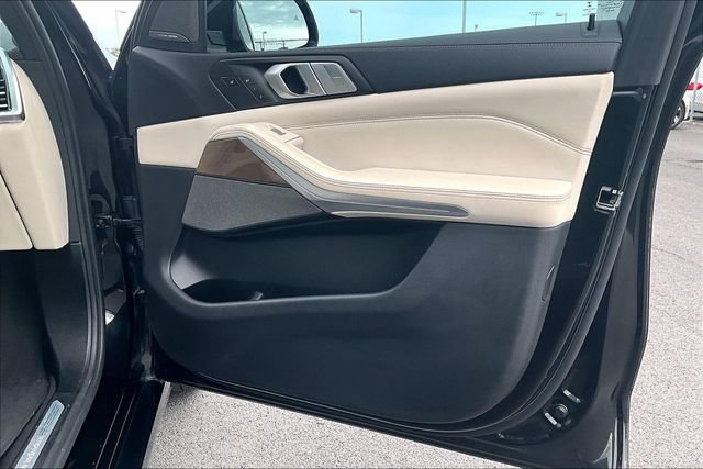 Used 2020 BMW X7 xDrive40i w/ Premium Package AWD/4WD image 19