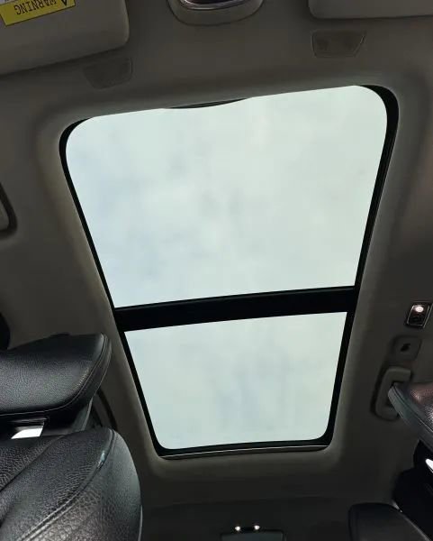 Used 2017 Volvo XC90 T6 Momentum w/ Vision Package image 27