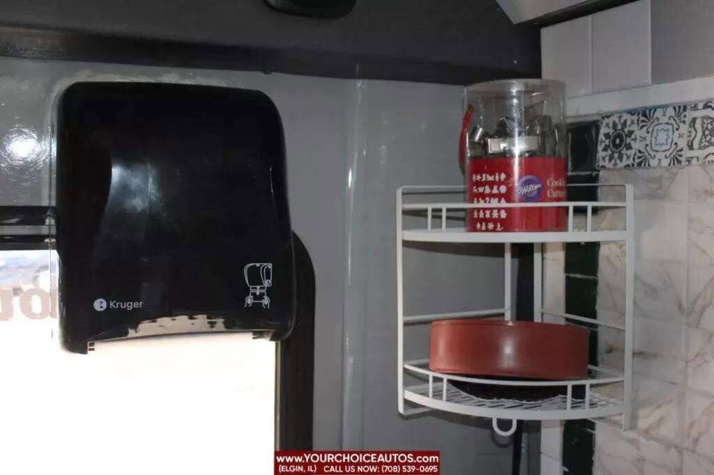 Used 2006 Ford E-450 and Econoline 450 RWD image 40