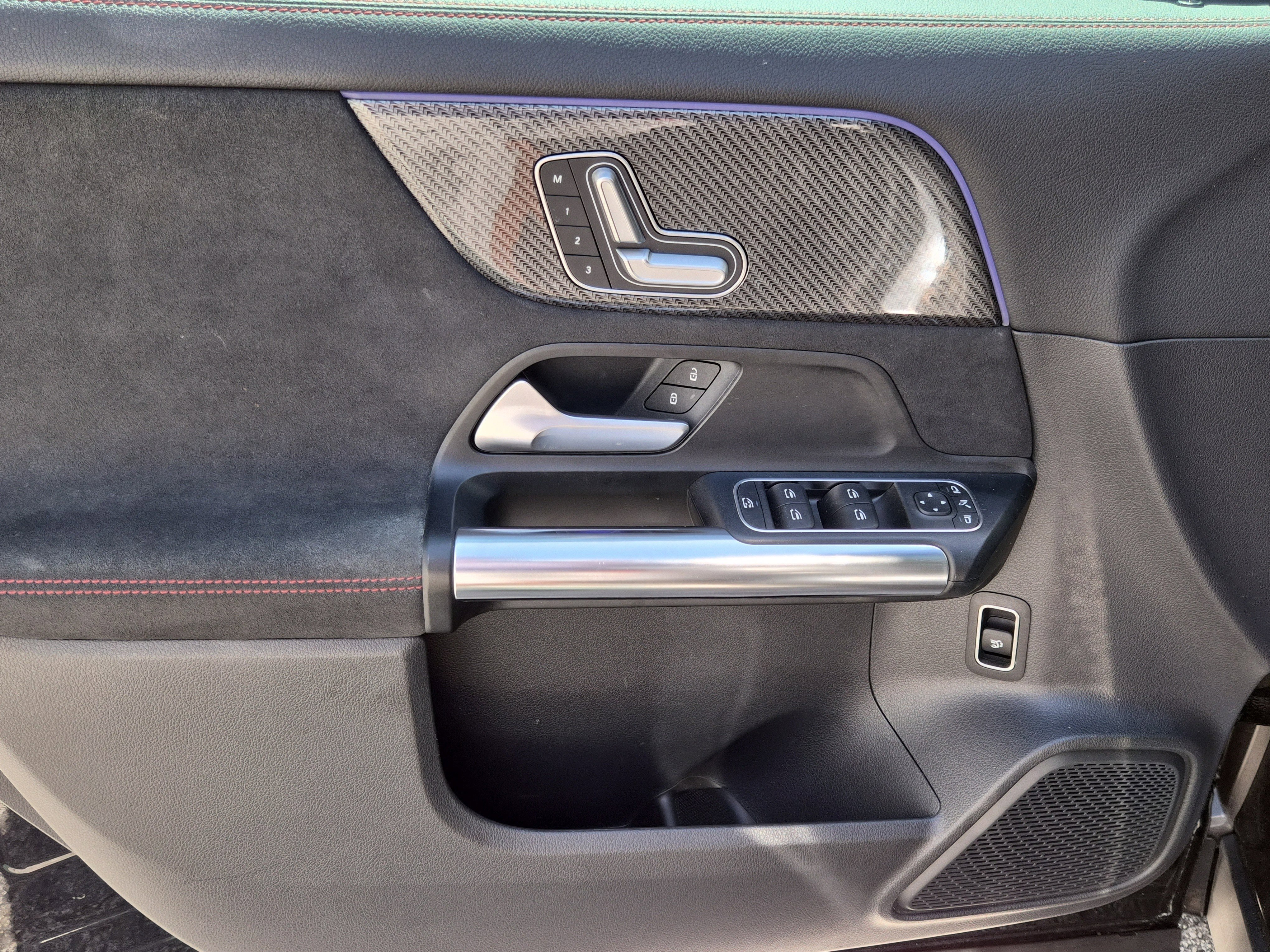 Used 2022 Mercedes-Benz GLA 35 AMG 4MATIC w/ Premium Package Lite image 17