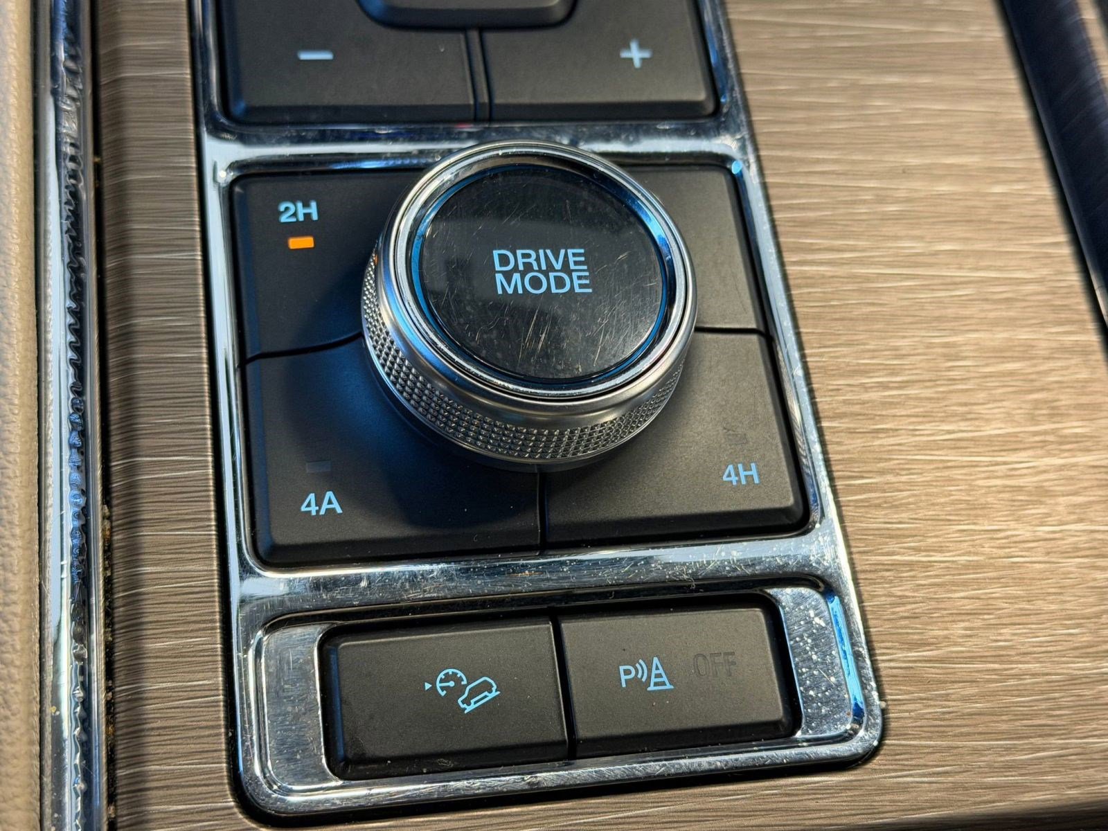 Used 2024 Ford Expedition Limited image 31