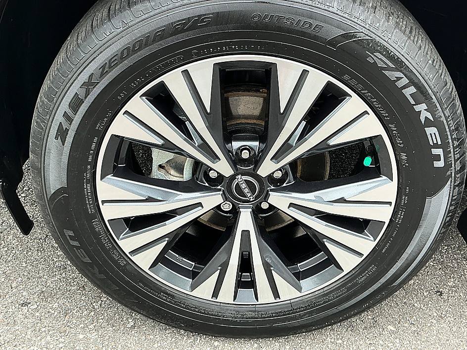 Certified 2023 Nissan Rogue SV FWD image 11