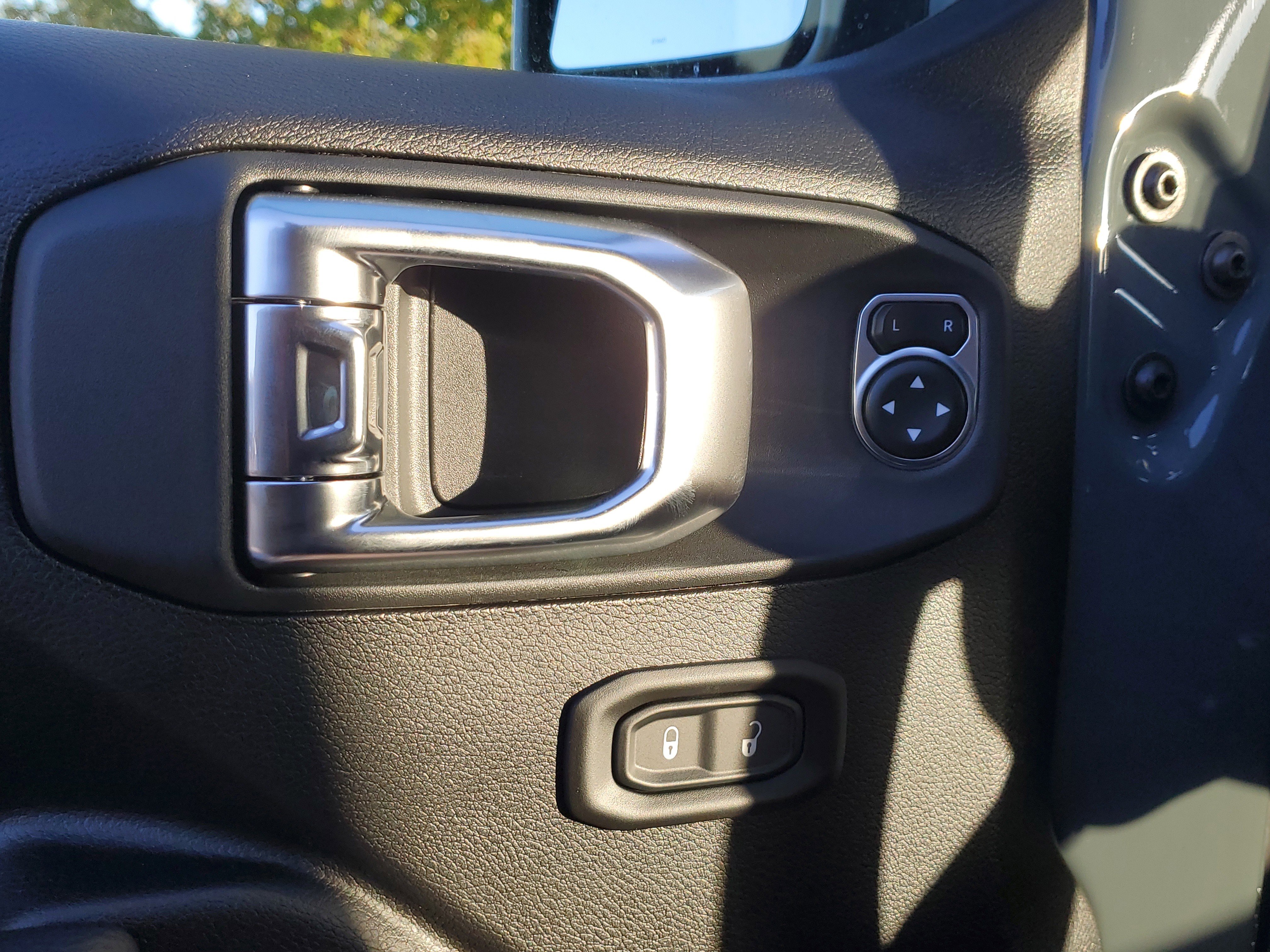 New 2025 Jeep Gladiator Sport image 14