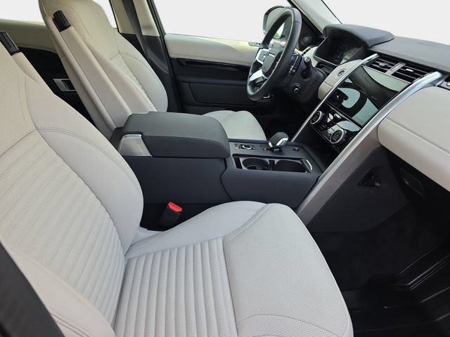 Used 2025 Land Rover Discovery S AWD/4WD image 12