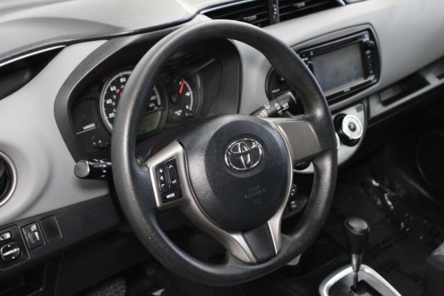 Used 2015 Toyota Yaris LE FWD image 11