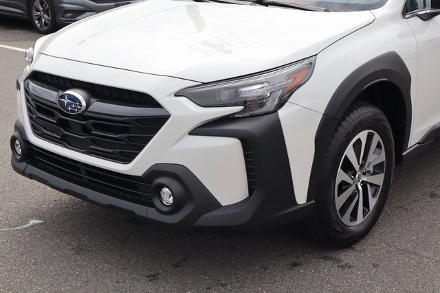 Certified 2025 Subaru Outback Premium w/ Popular Package #1 AWD/4WD image 4