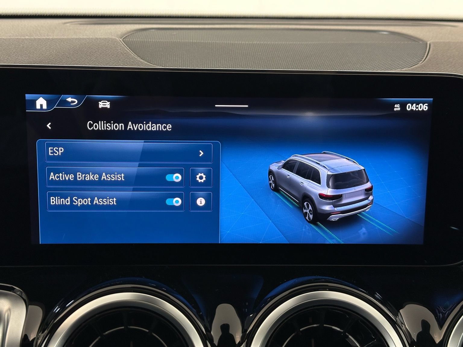 Used 2026 Mercedes-Benz GLB 250 4MATIC image 31