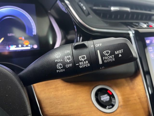 Used 2023 Jeep Grand Cherokee Summit AWD/4WD image 24
