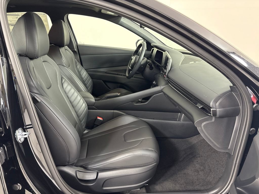 New 2026 Hyundai Elantra SEL Sport FWD image 12