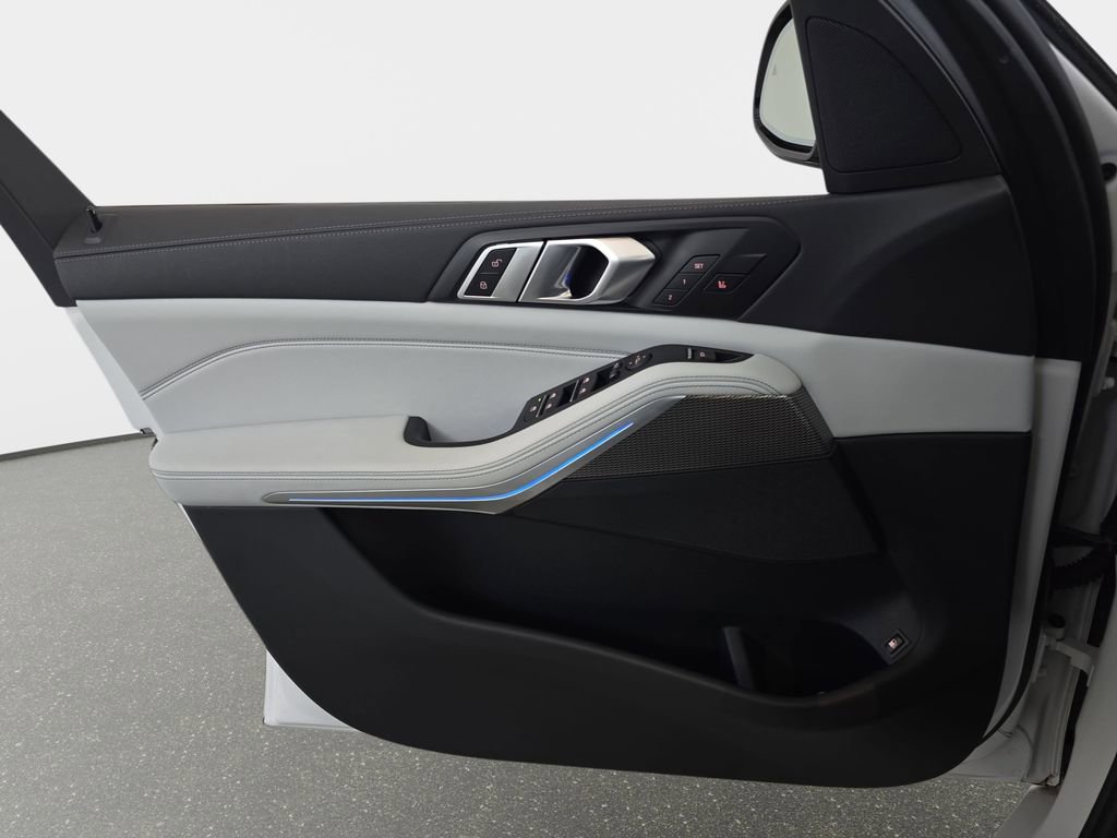 Certified 2023 BMW X5 xDrive45e w/ Executive Package AWD/4WD image 29