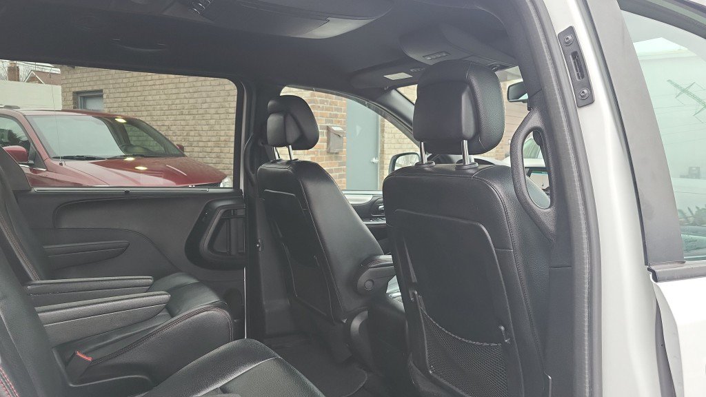 Used 2018 Dodge Grand Caravan GT FWD image 23