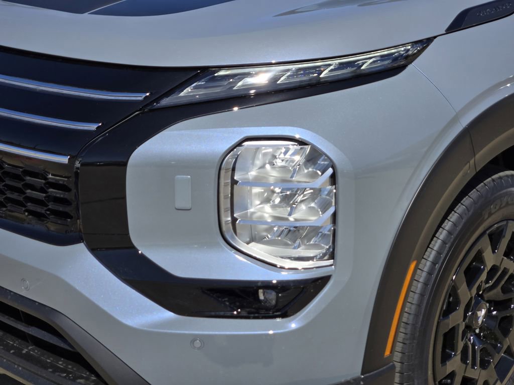 New 2026 Mitsubishi Outlander Trail Edition image 6