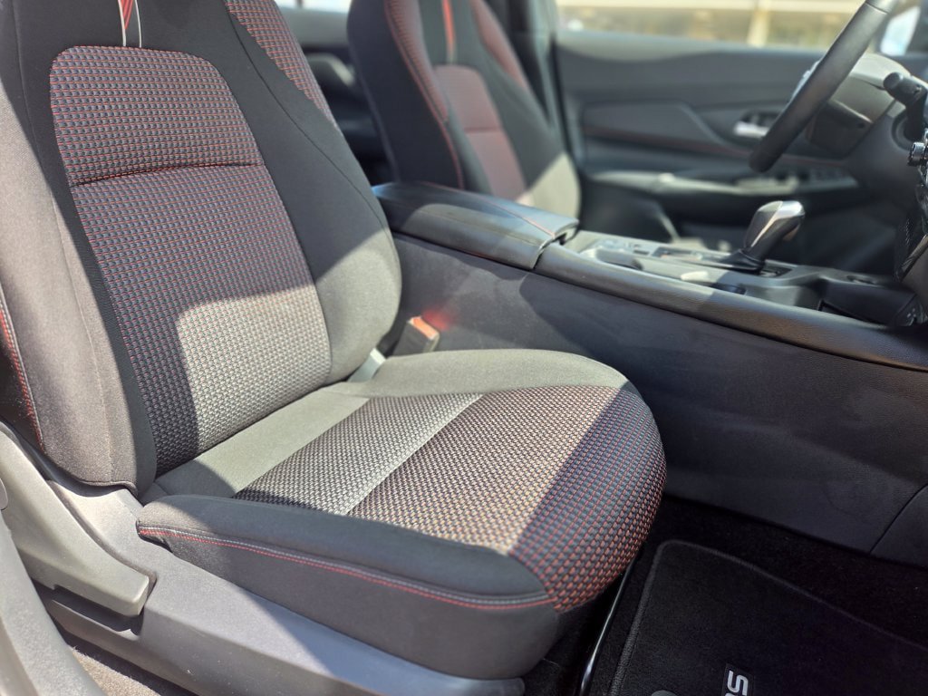 Used 2026 Nissan Sentra SR w/ Floor Mat Package FWD image 11