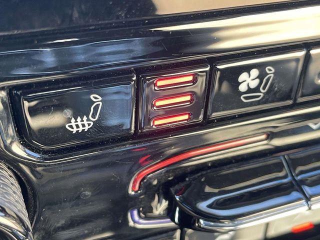 Used 2023 Jeep Grand Cherokee L Limited w/ Luxury Tech Group II image 24