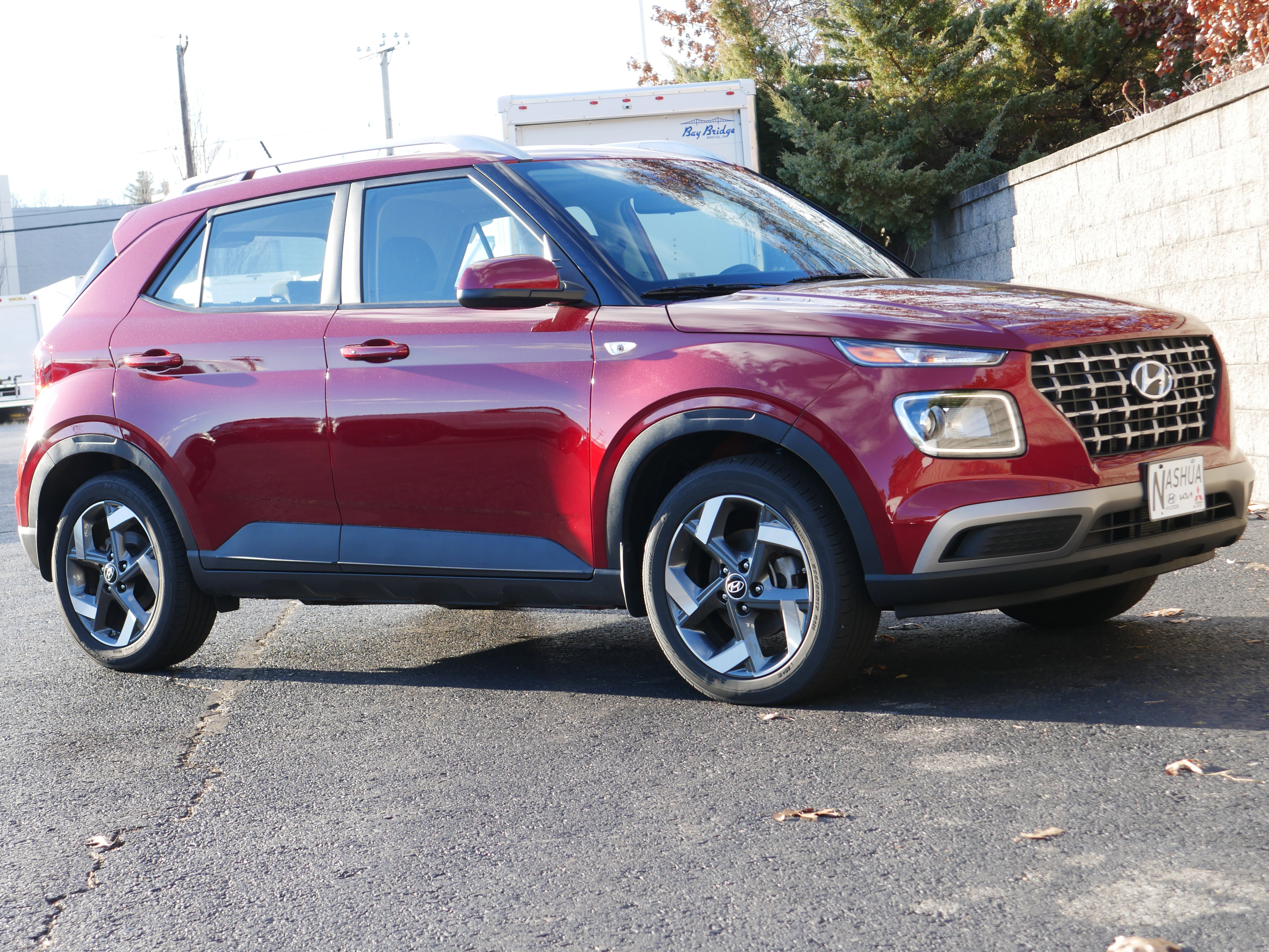Used 2024 Hyundai Venue SEL FWD image 9