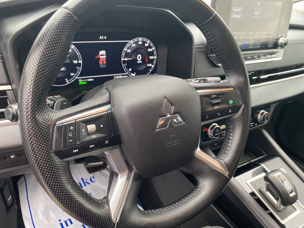 Used 2024 Mitsubishi Outlander 4WD Plug-In Hybrid image 23