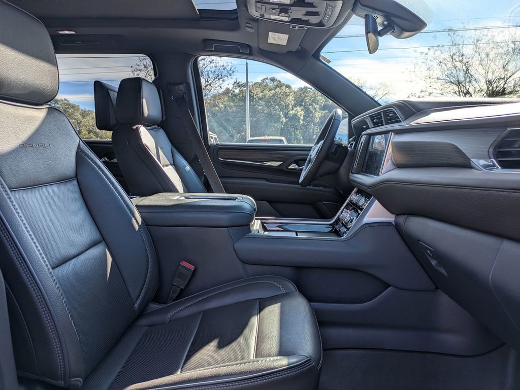 Used 2021 GMC Yukon XL Denali image 32