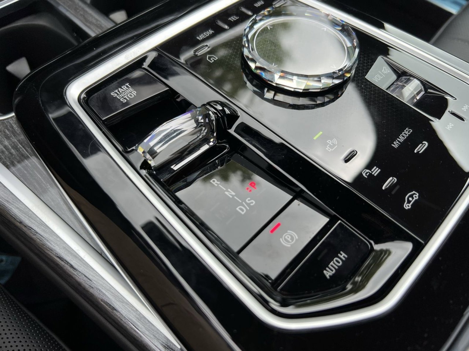 New 2025 BMW 740i xDrive w/ Executive Package image 19