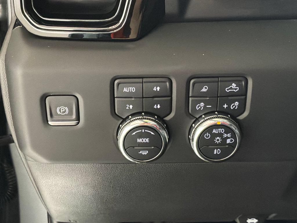 Used 2023 GMC Sierra 1500 AT4 w/ AT4 Premium Package AWD/4WD image 29