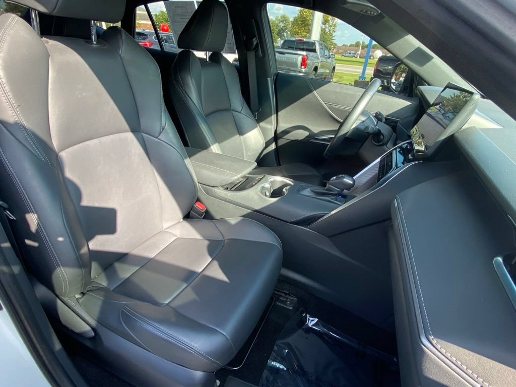 Used 2024 Toyota Venza Nightshade AWD/4WD image 38