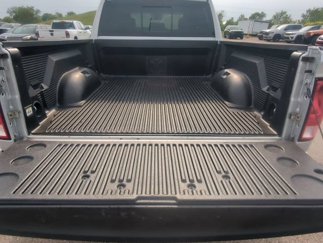 Used 2017 RAM 1500 Classic SLT AWD/4WD image 22