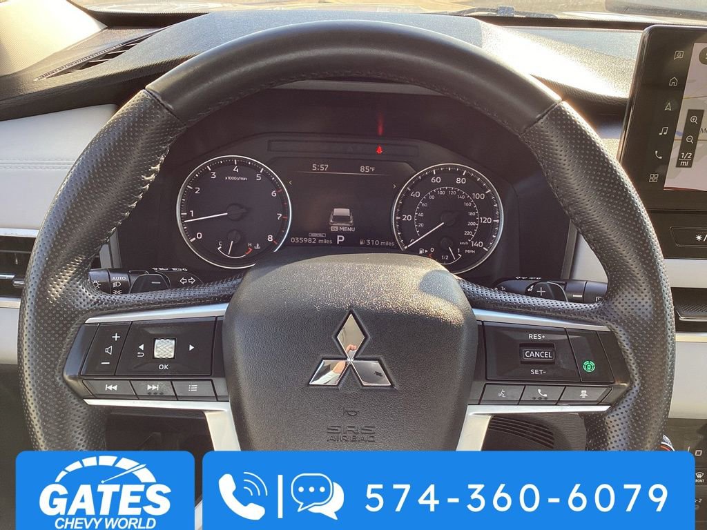 Used 2025 Mitsubishi Outlander SE image 29