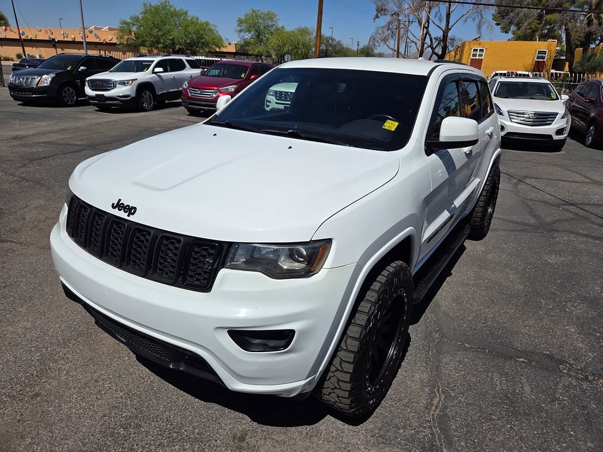 Used 2018 Jeep Grand Cherokee Altitude RWD image 23