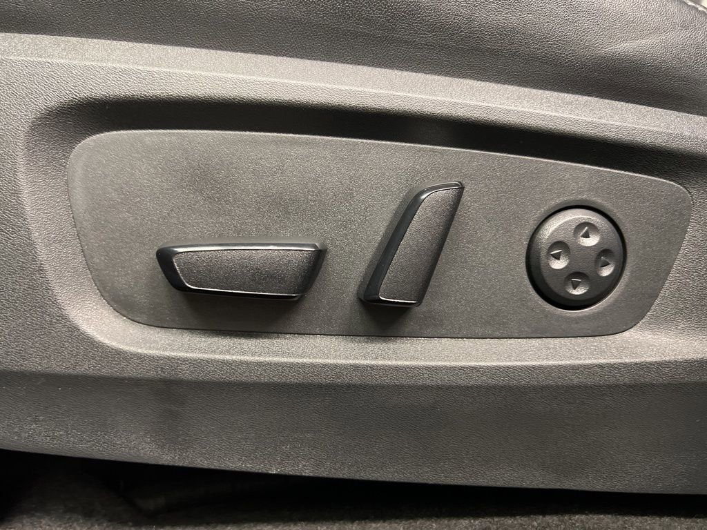 Used 2023 INFINITI QX60 Luxe w/ Vision Package image 29