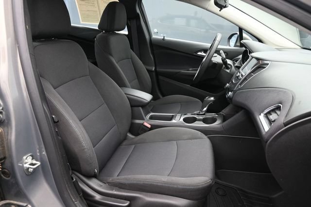 Used 2017 Chevrolet Cruze LT w/ Convenience Package FWD image 34