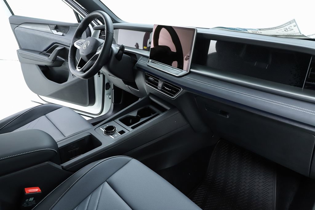 New 2026 Volkswagen Tiguan SE R-Line image 33