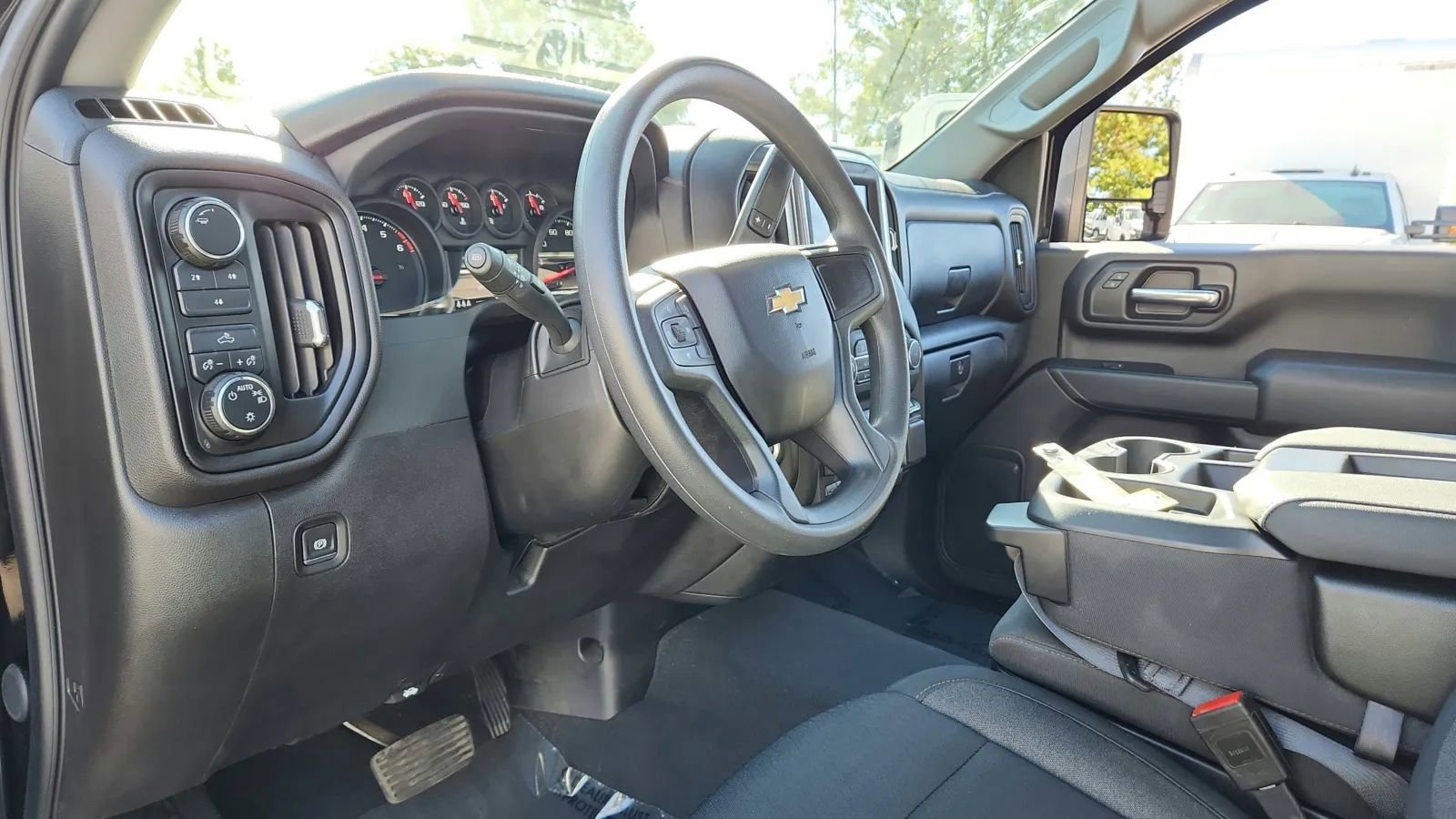 Used 2024 Chevrolet Silverado 2500 Custom w/ Custom Convenience Package image 16