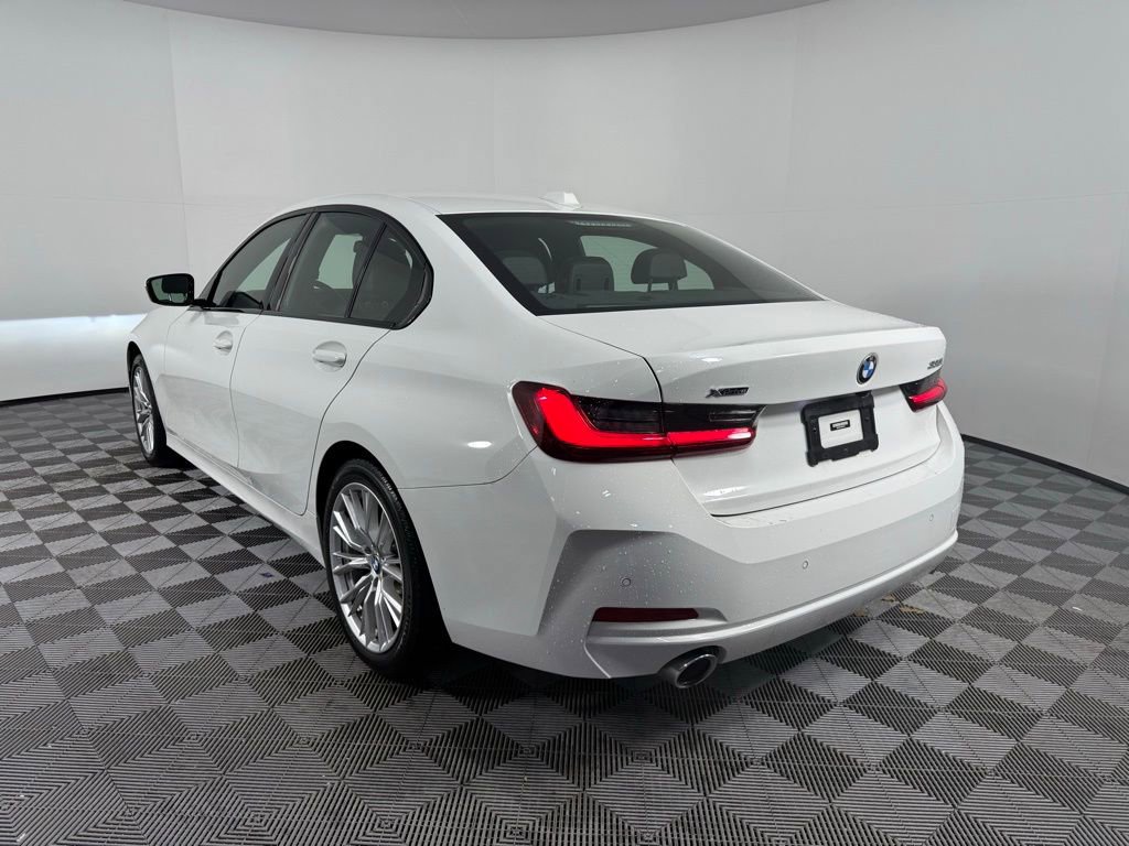Used 2023 BMW 330i xDrive Sedan w/ Premium Package image 6