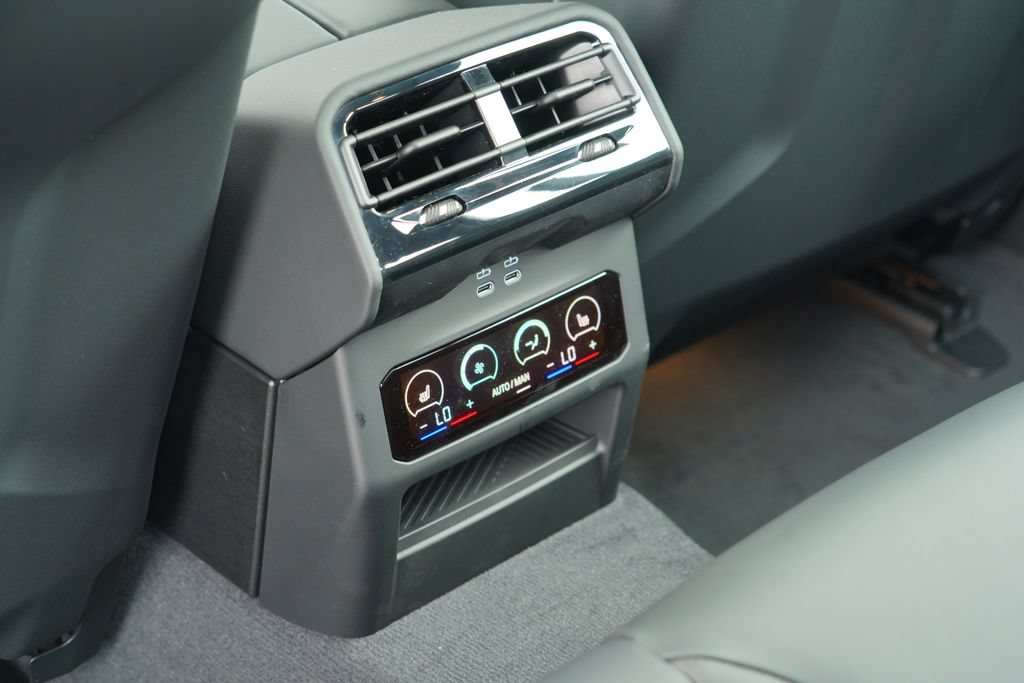 New 2027 BMW M5 Touring AWD/4WD image 36