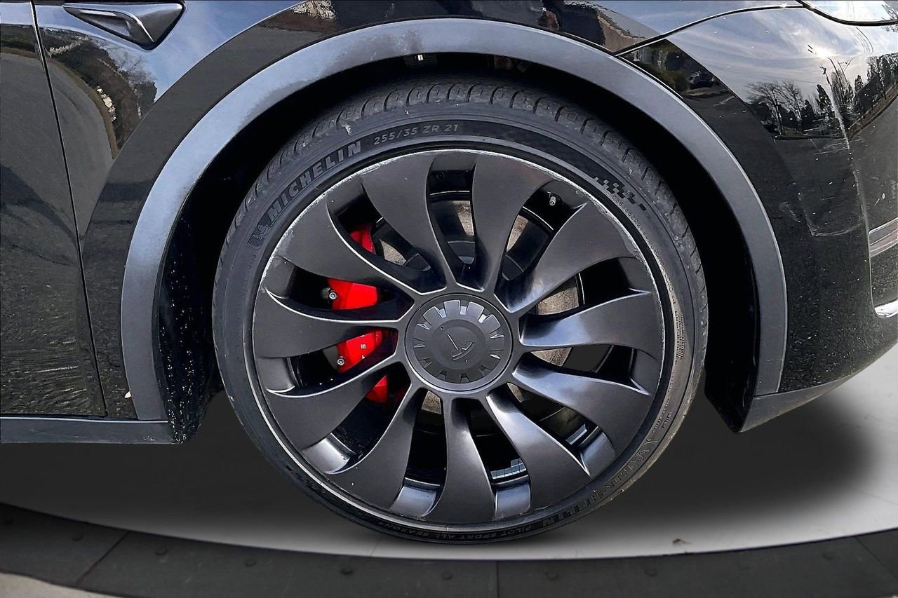 Used 2023 Tesla Model Y Performance image 34