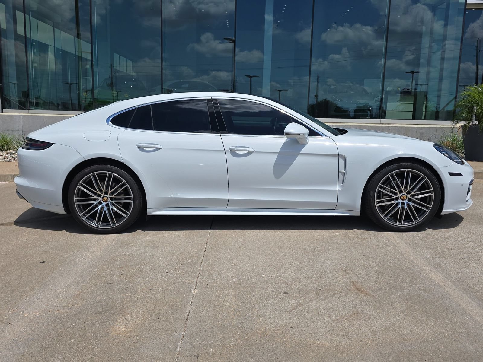 Certified 2023 Porsche Panamera 4 AWD/4WD image 8