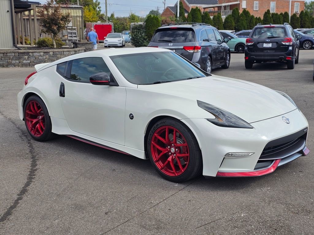 Used 2015 Nissan 370Z NISMO image 4