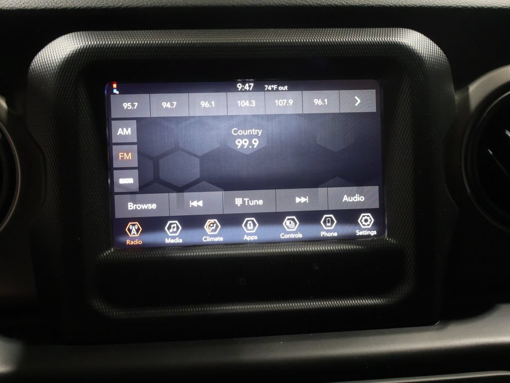 Used 2022 Jeep Gladiator Sport AWD/4WD image 23