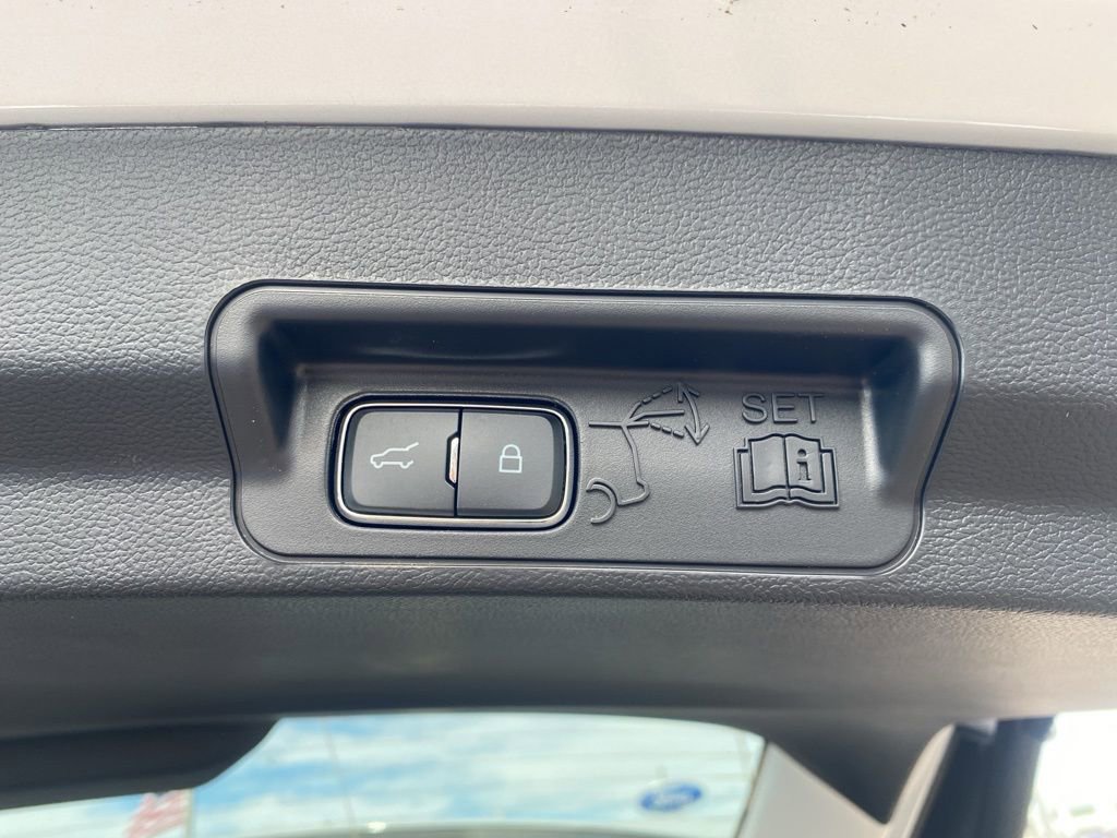 New 2025 Ford Explorer Active image 15