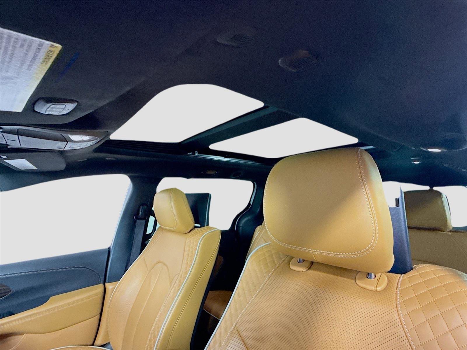 Used 2023 Chrysler Pacifica Pinnacle image 17