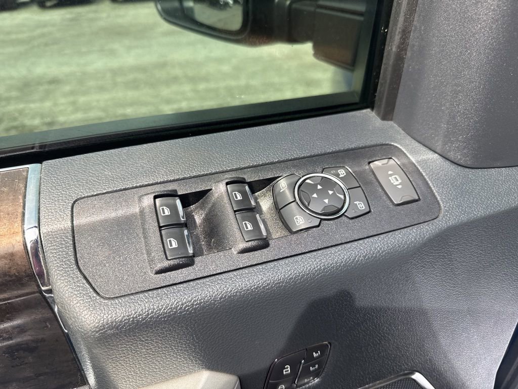 Used 2022 Ford F350 Lariat w/ Chrome Package image 11