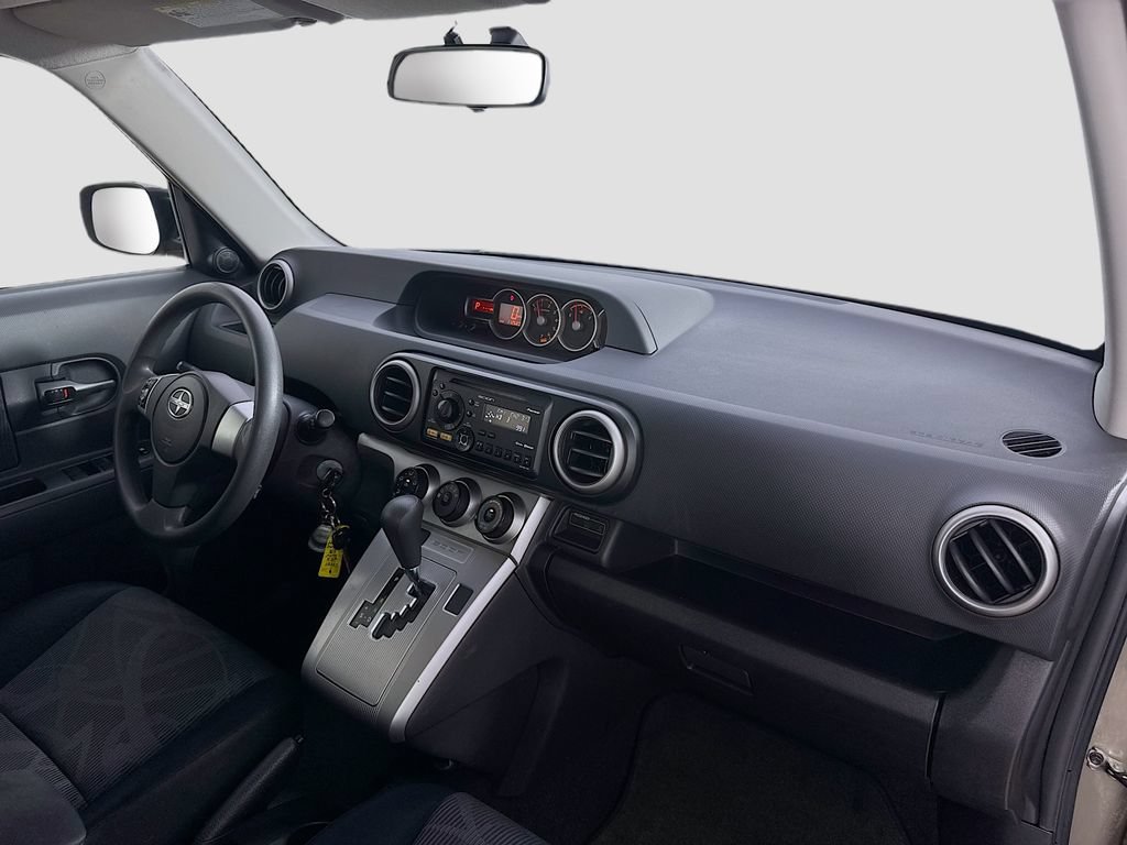 Used 2012 Scion xB FWD image 30