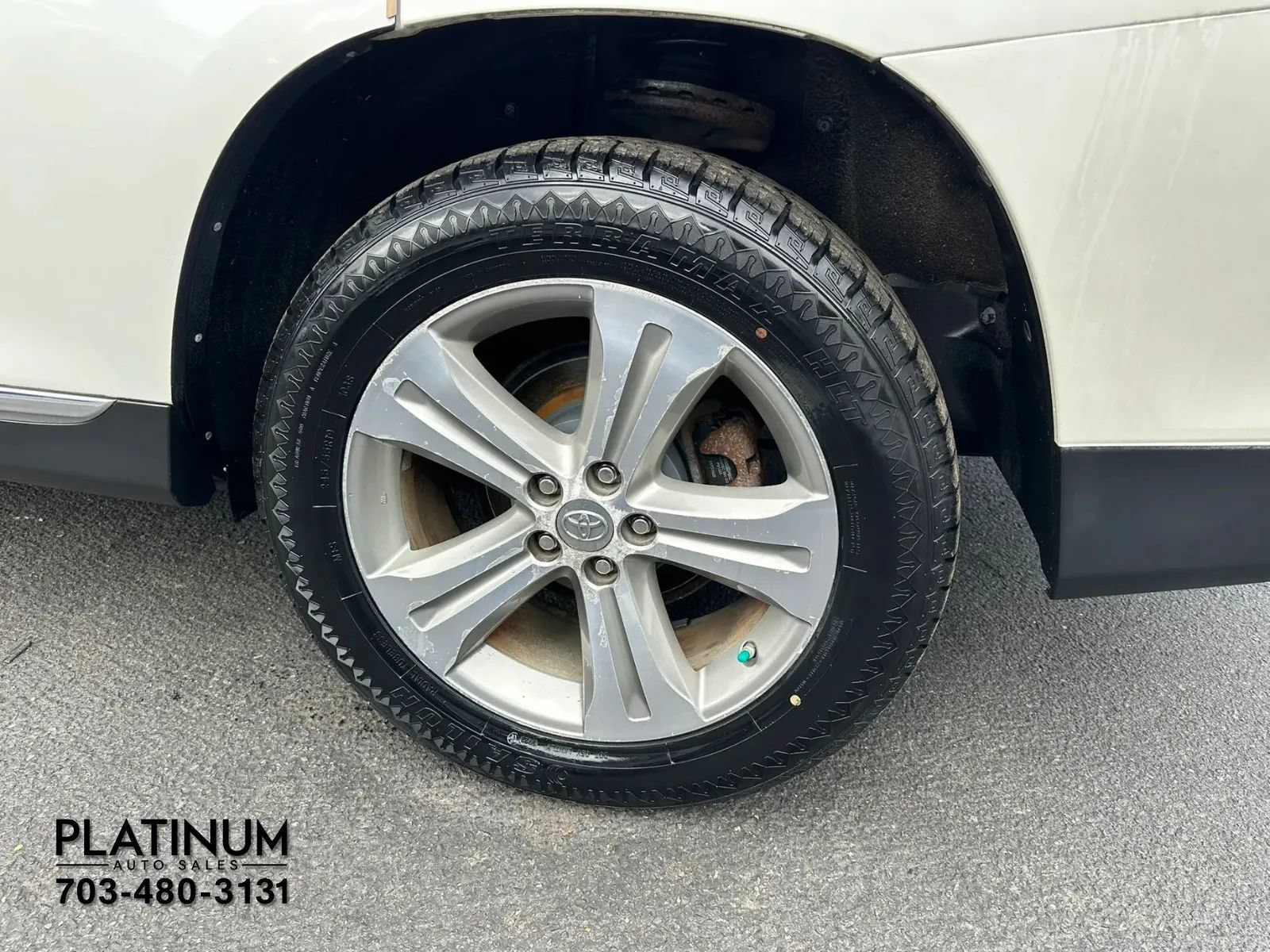 Used 2012 Toyota Highlander Limited w/ Tow Pkg AWD/4WD image 18