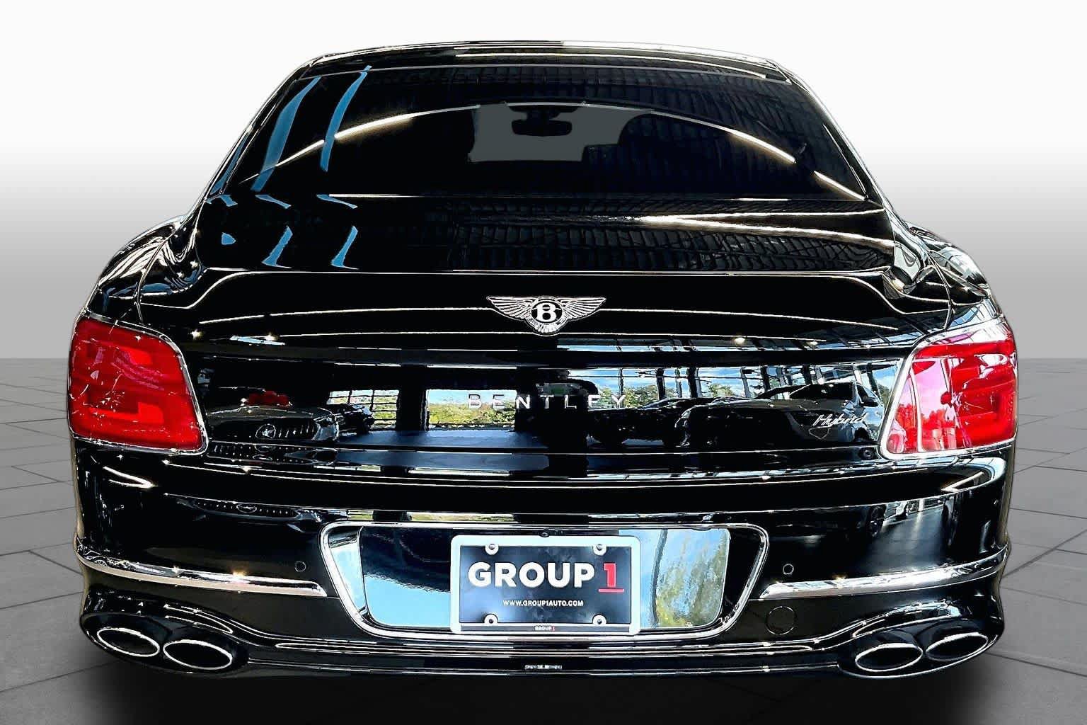 Used 2023 Bentley Flying Spur Plug-In Hybrid AWD/4WD image 5